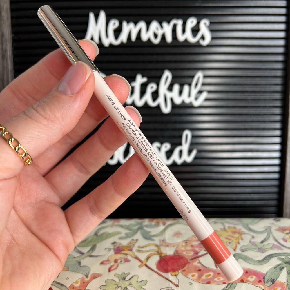Rare Beauty Kind Words Matte Lip Liner - LIVELY - Picture 6 of 6